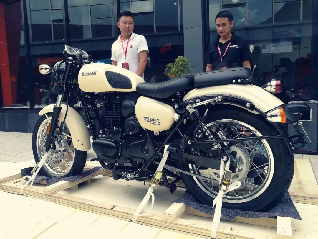 benelli帝国400开箱鉴赏优雅精致腔调满满售价23800实车逼格更高