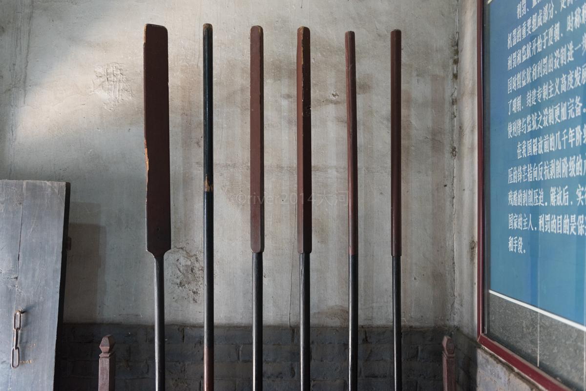 现在成了博物馆,展示古代的监狱刑具,苏三当年被囚禁的牢房是死囚牢房