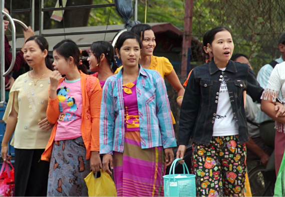 在缅甸拥有20万人民币算土豪吗听听缅甸当地姑娘怎么说