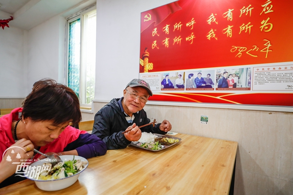 香!西湖区"老年食堂"飘出幸福味儿! 让老年人吃饭不犯难_老人