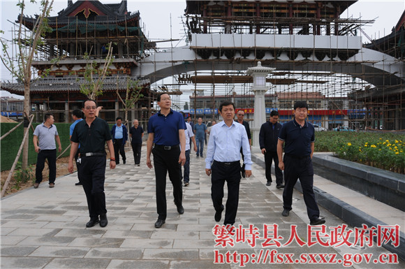 8月26日,繁峙县政府县长崔峥岭带领县发改,自然资源,环保,统计及经济