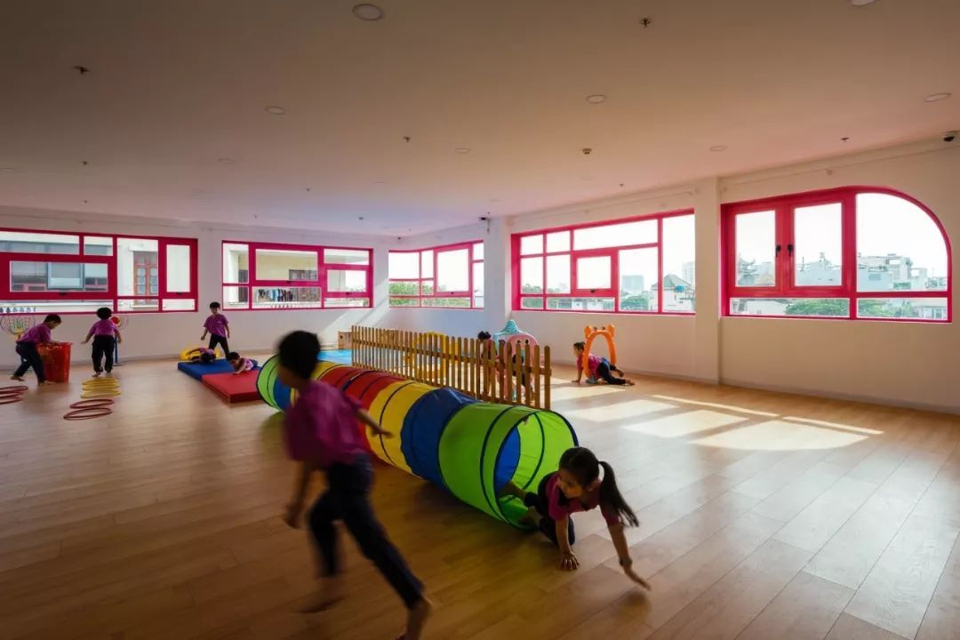 五彩斑斓的幼儿园也太好看了吧