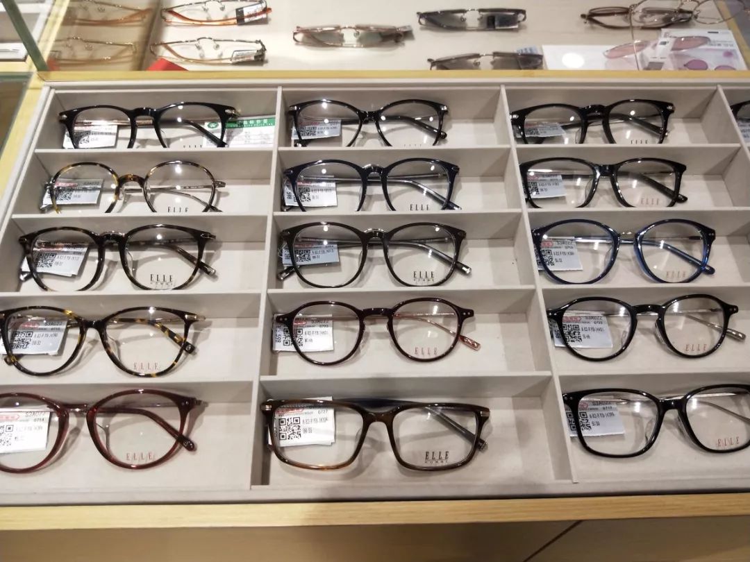 宝岛眼镜超优惠价格来袭邀你镜情享受秋日美丽