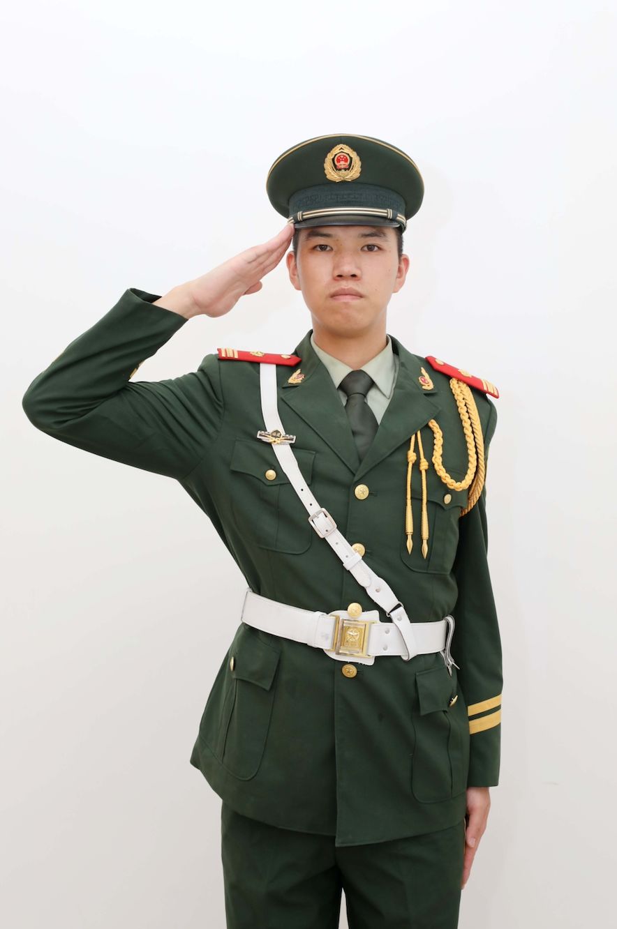 制服我是护旗手守护国旗与太阳一同升起