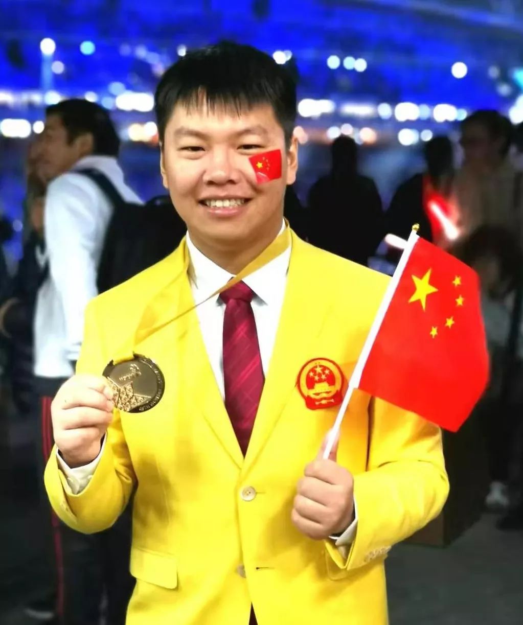 喜报世界技能大赛金牌梁攀代表中国队夺冠