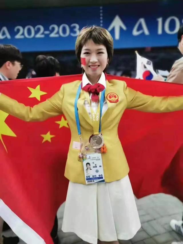 杭州拱墅职高青年教师石丹最终获得美发项目