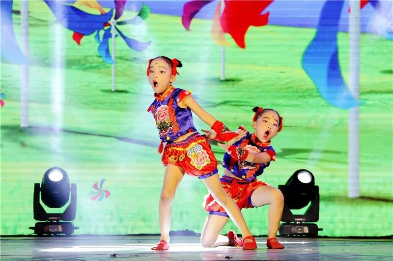 冠军花落谁家市民大舞台七彩阳光中山市少儿才艺秀精彩回顾