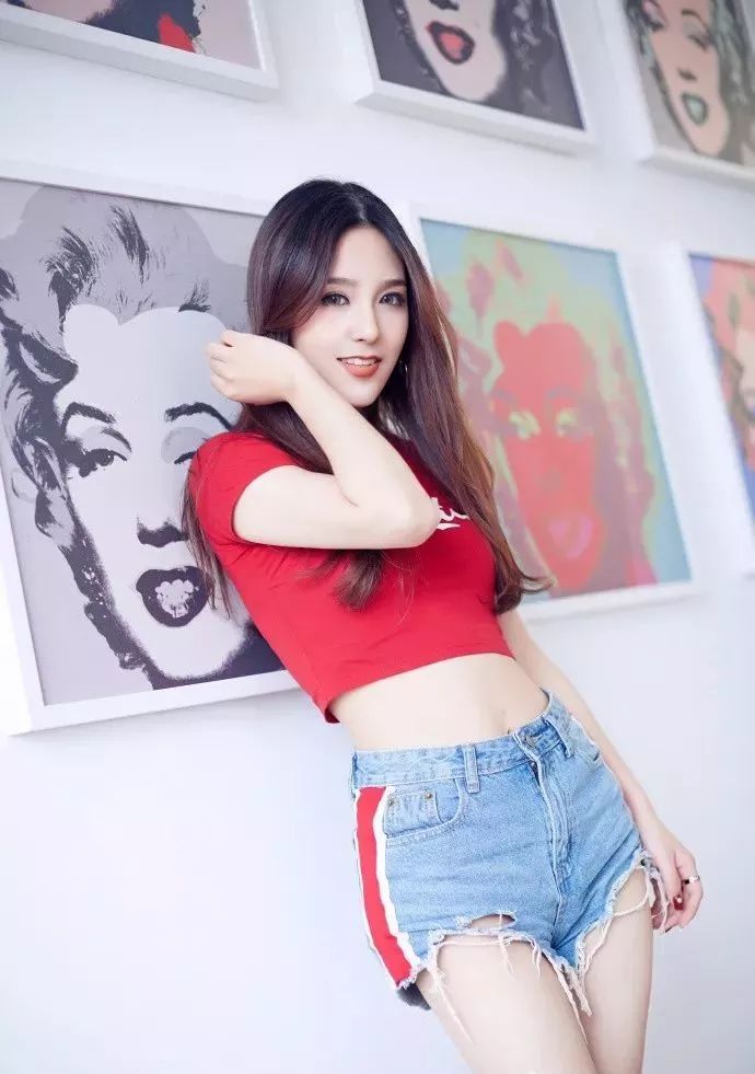 相亲女生约会不出来但会联系,还要坚持吗?