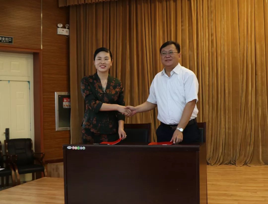 垦利区女企业家协会助推乡村振兴暨明天进出口公司建设