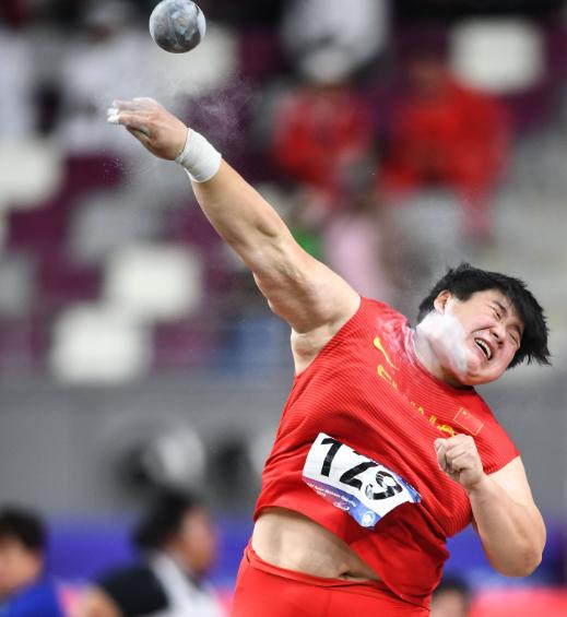 旋转式推铅球技术的主要特点