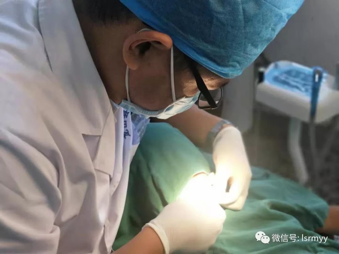 当心龙山10岁男孩长期咬嘴唇竟然引起这种病
