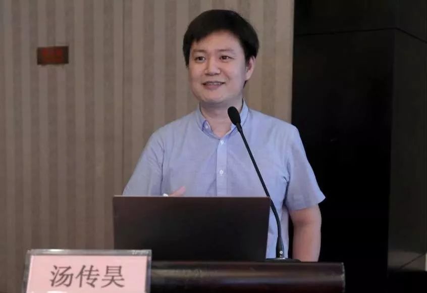 北京大学国际医院汤传昊教授进行了《免疫联合抗血管生成治疗模式探讨