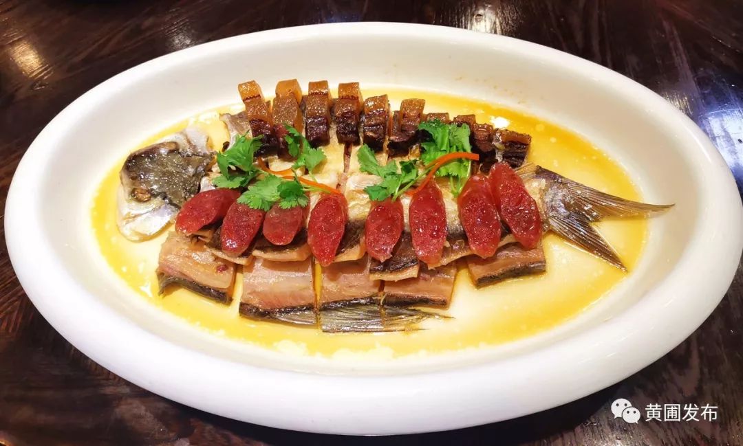 鱼干蒸腊味秋冬季节,鱼干和腊味两种食材的搭配简直是天作之合,一起