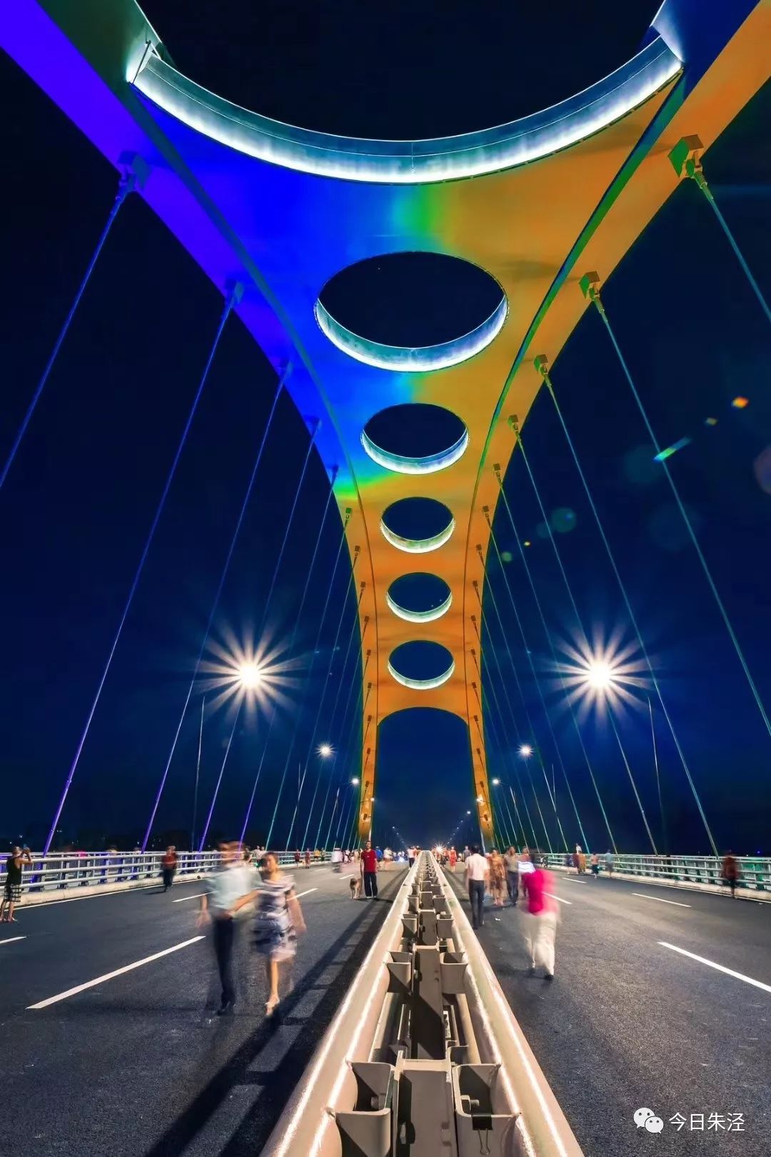 今天被刷屏了吗,紫金大桥试通车啦!