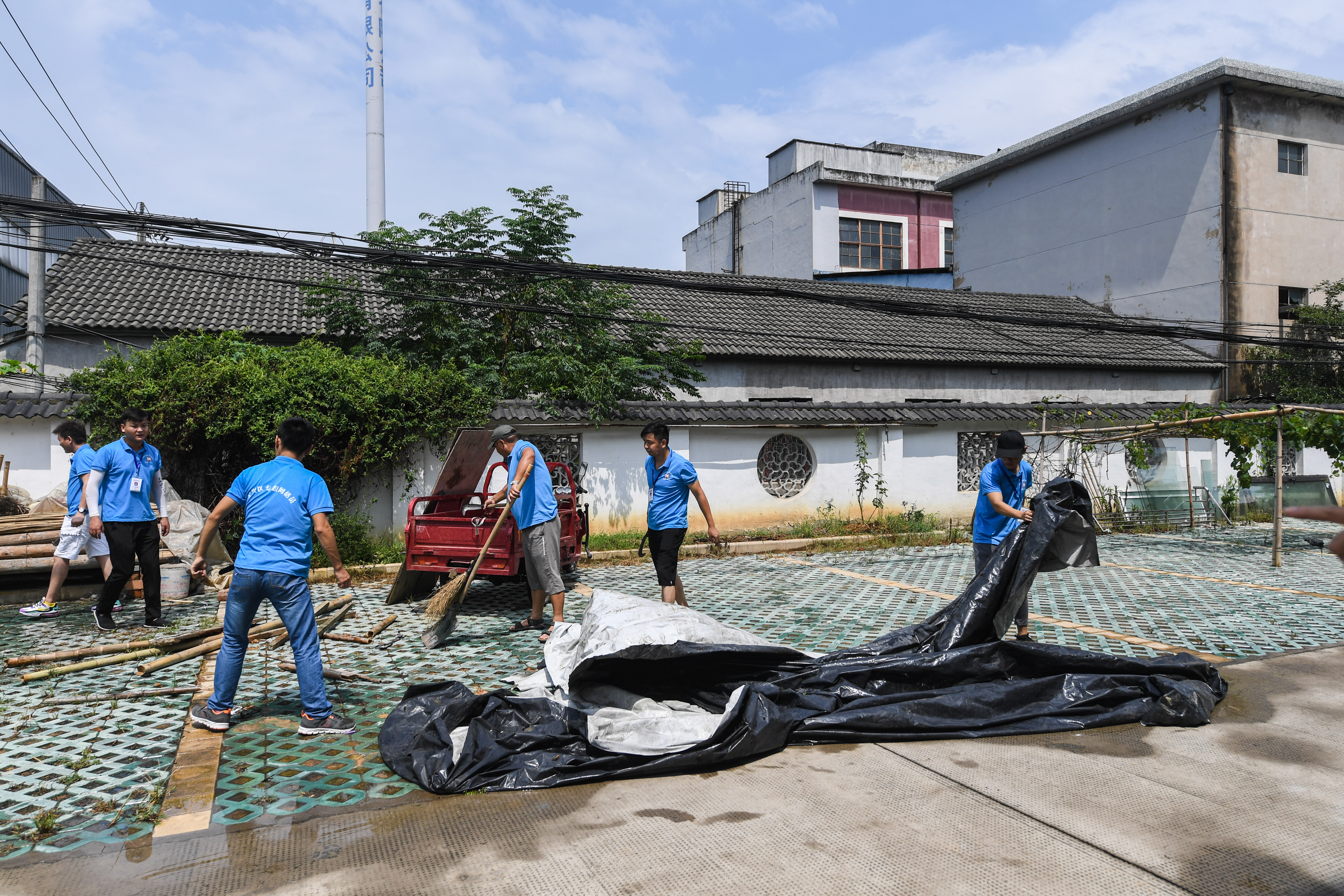 乡镇网格员助力农村人居环境提升