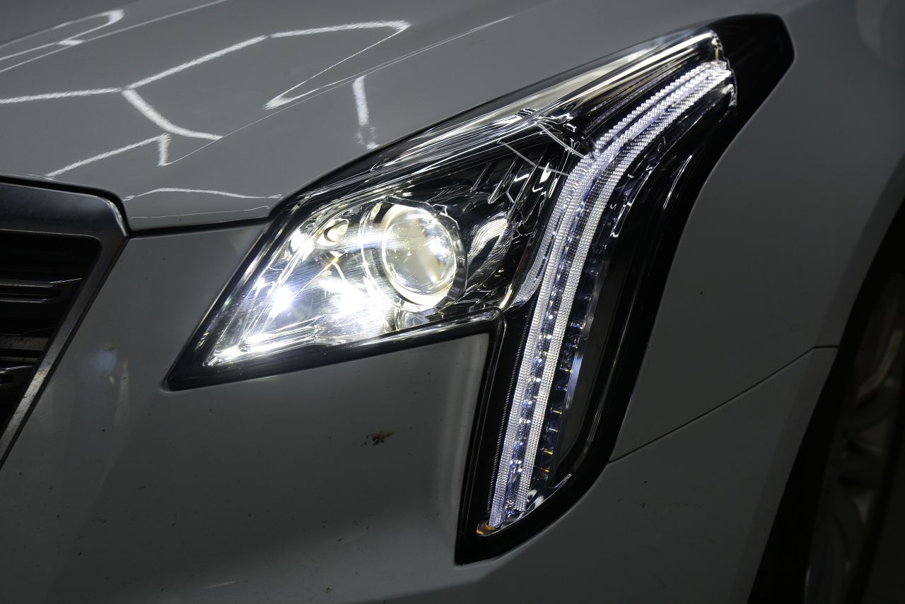 18款凯迪拉克xts原车led改灯改透镜