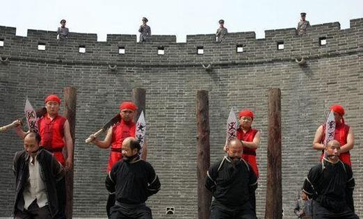 族刑连坐制的废除,是清末法律变革运动的成果之一,这与当时修律大臣