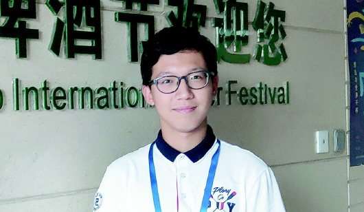 王小童丨初次参节,难忘全民狂欢氛围激情狂欢,全民"嗨啤".