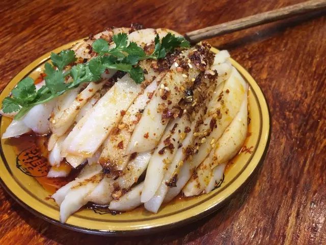 带上一包平遥牛肉再走点一碗过油肉再走干掉一碗合碗子再走家,永远都