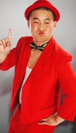 和前夫离婚丫蛋被同门小鹏飞豪华游艇上求婚