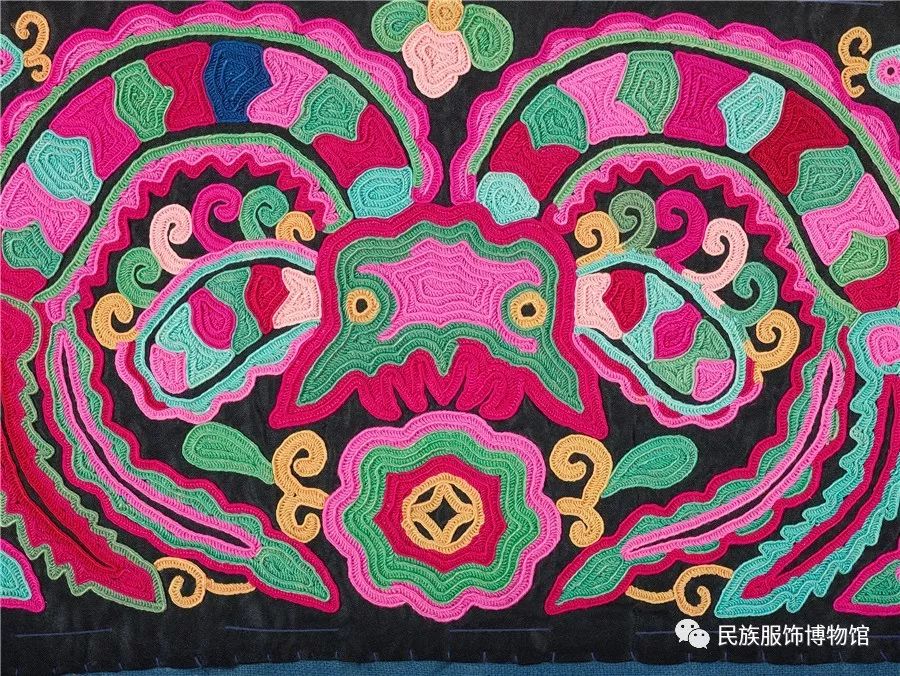 一部中国刺绣的罗曼史民族服饰工艺之刺绣