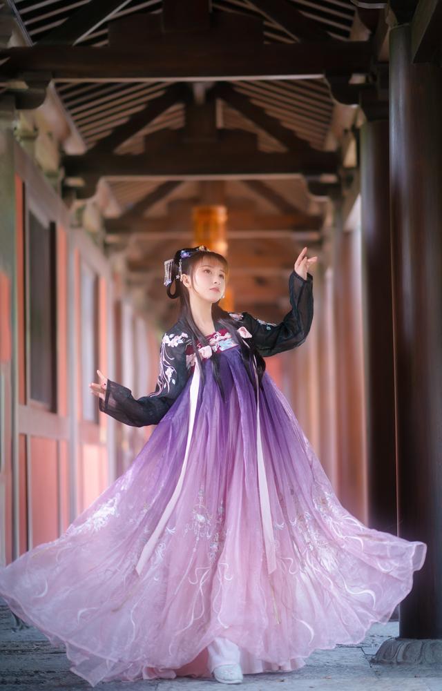 「每天一首古诗词」如意娘 唐 武则天_石榴裙