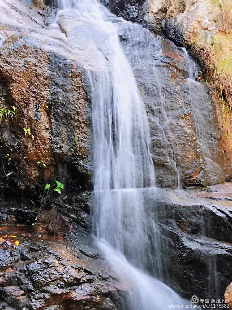 石城九叠泉飞瀑流泉映成趣清凉避暑好去处