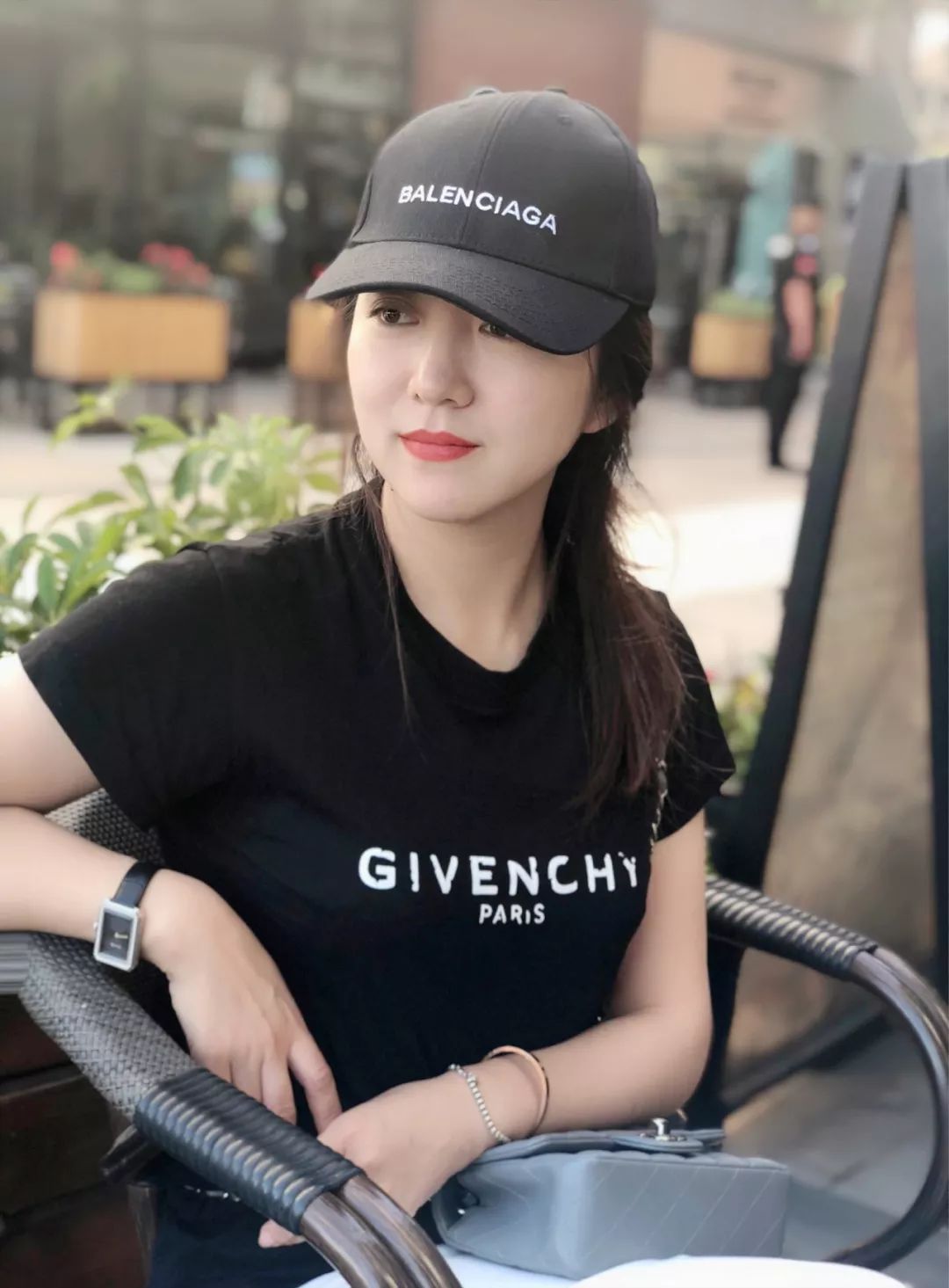 美女博士书法展亮相东京颜值与才华并存