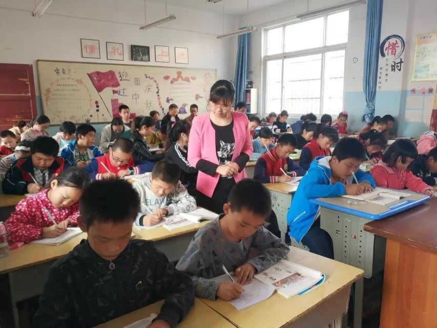 国家教育部表彰孝感1所学校6位老师上榜