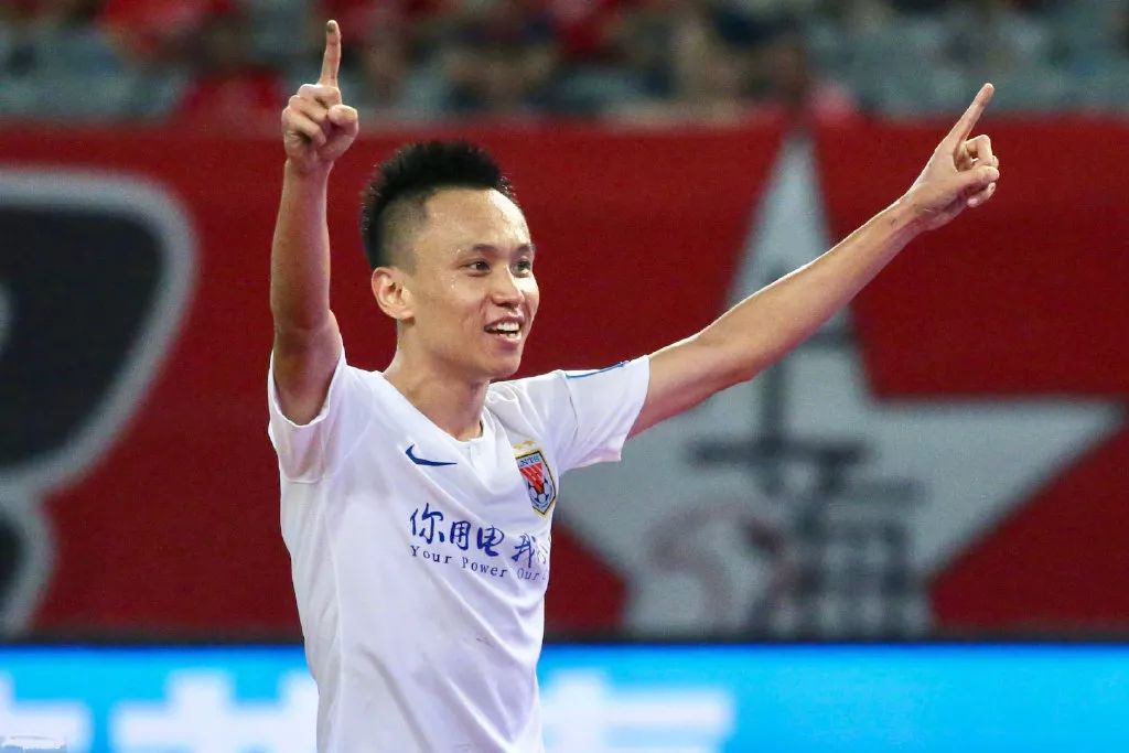 张弛露出了腼腆的笑容,他表示:"我这赛季出色的状态还是源自于现在各