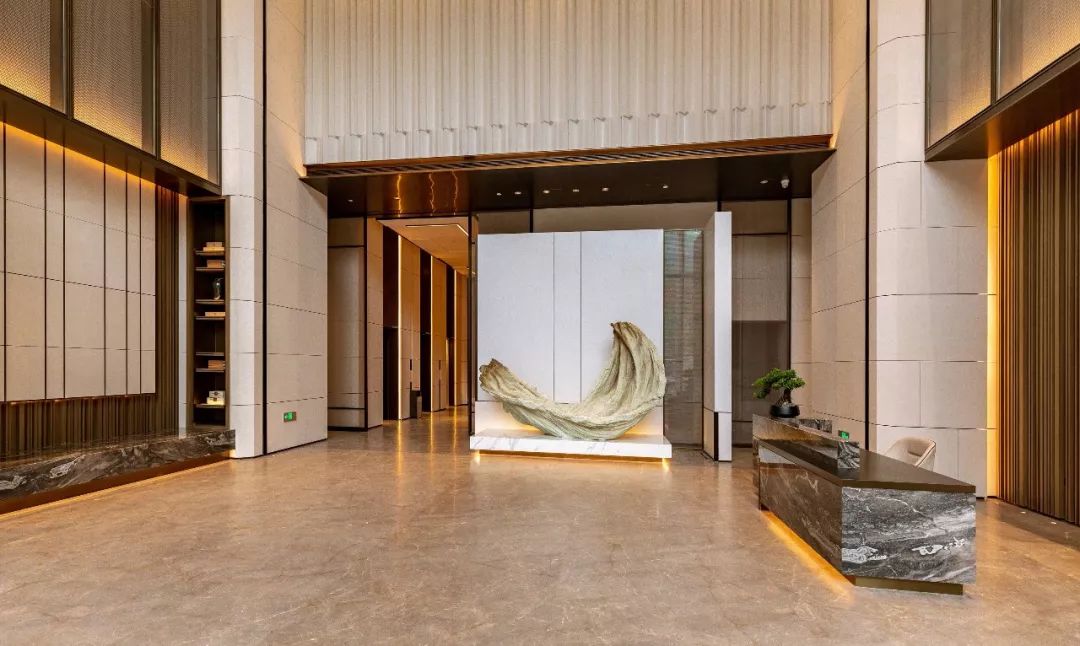 (10m挑高酒店式入户大堂效果图)周边二手公寓租金高租赁需求旺盛成熟