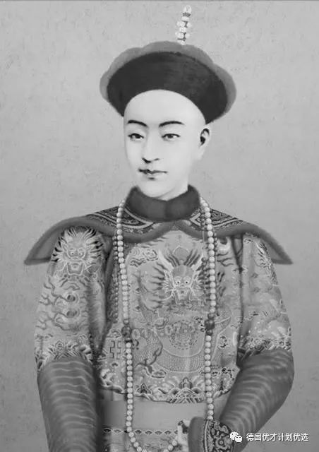 她活出了中国贵族的模样!_裕庚