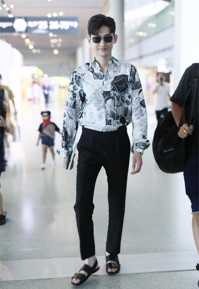 "塘主"张翰终于高调!穿9800衬衫搭大牌凉鞋,霸道总裁回归