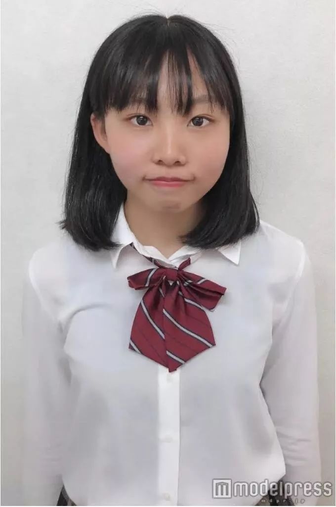 这是日本最可爱女高中生
