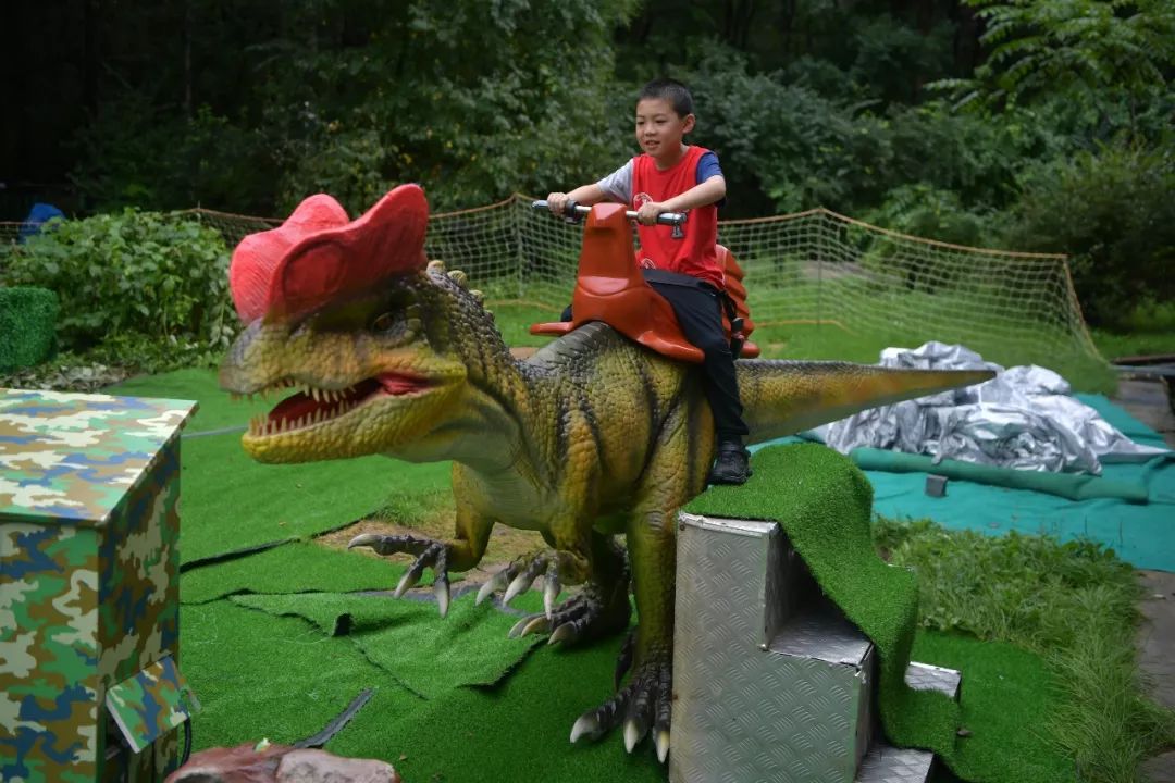 重返侏罗纪,恐龙也疯狂!长春龙空降净月潭,等待勇敢的你!