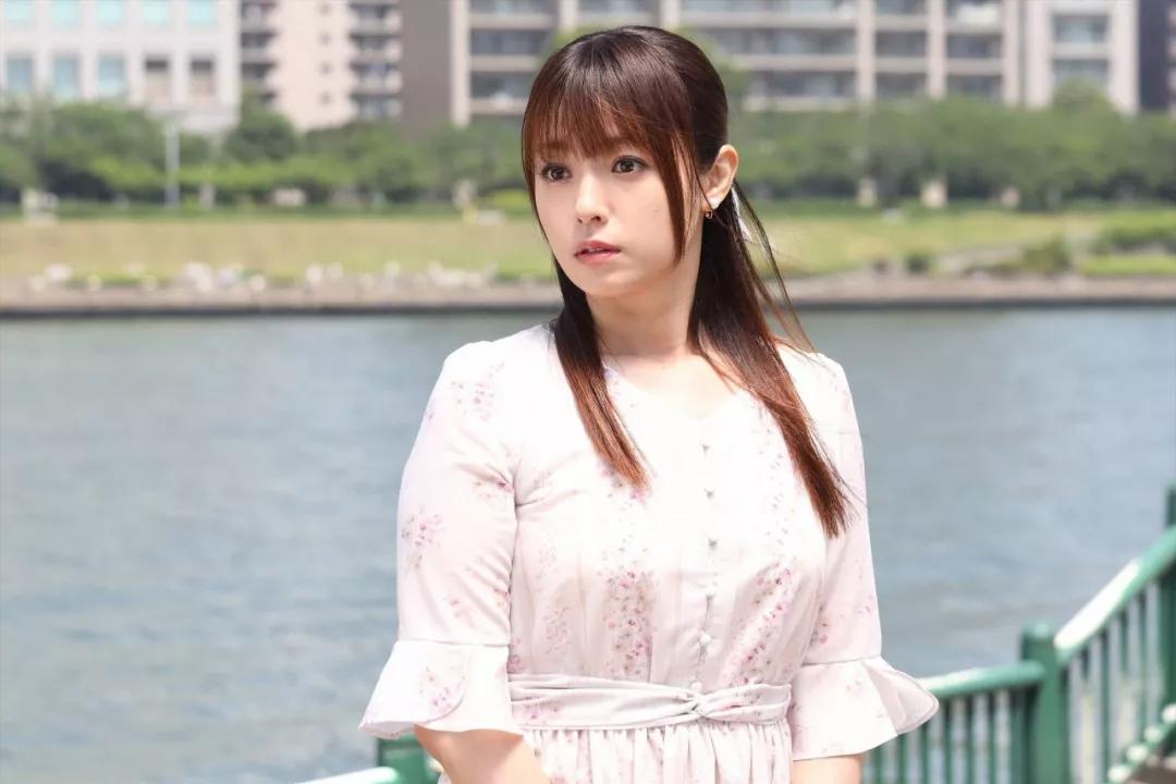 比深田恭子大5岁小泽真珠就演她妈了