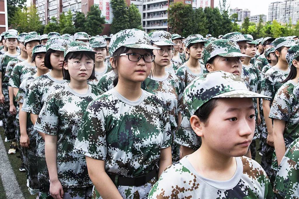 南充市白塔中学举行高2019级军训开营仪式