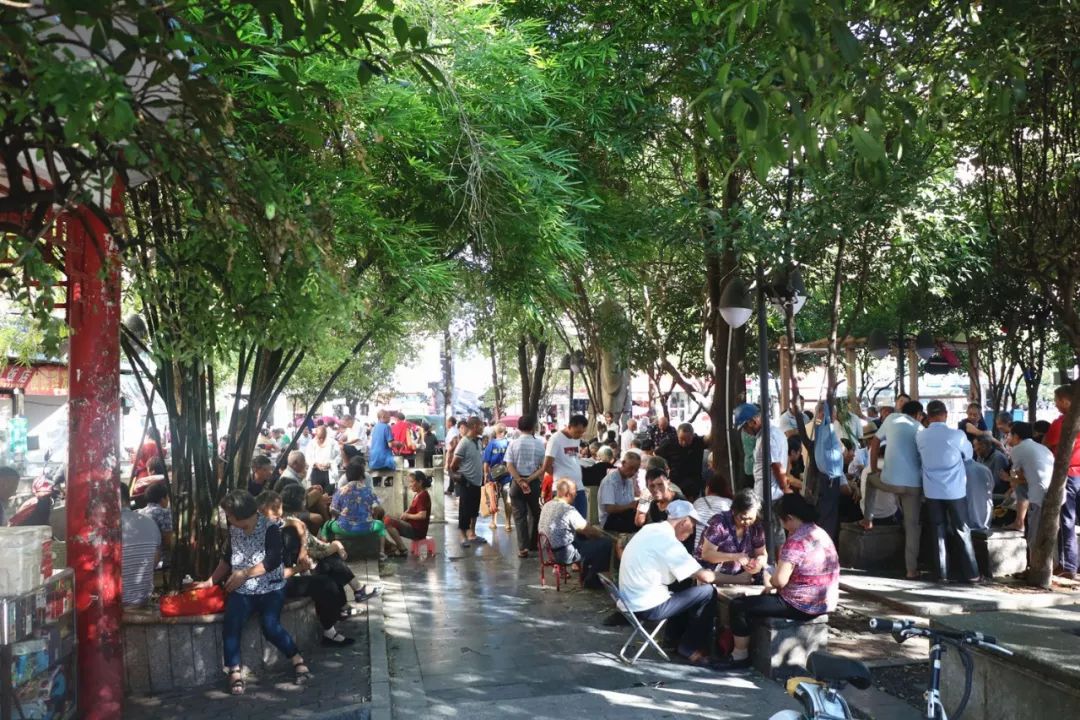 十字街井小编走在桂阳的老街小巷中,不经意偶遇了十字街这口古井.