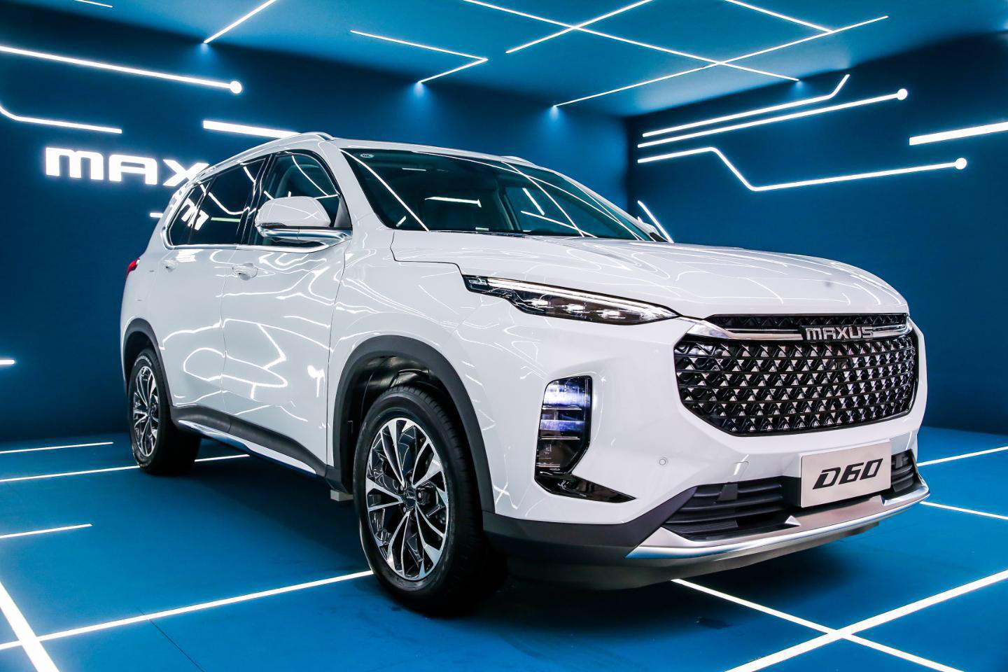 上汽maxus之夜惊炫魔都,全民定制中型suv d60发布