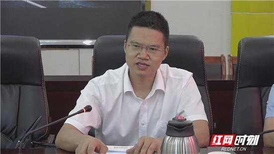 慈利县委副书记,县长高靖生,副县长李新龙,王大云,邹辉参加会议.