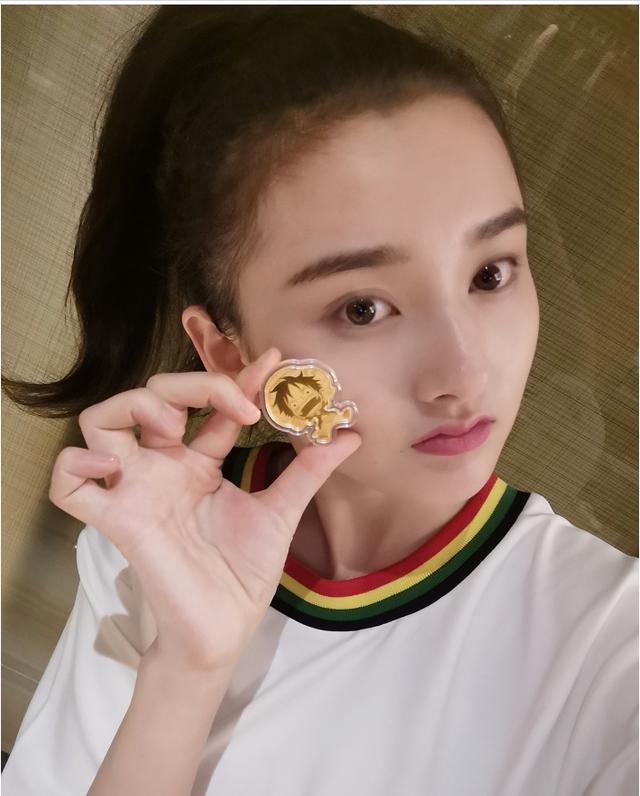 因为长得漂亮,3次拒绝刘昊然的表白,今21岁的她人气让人羡慕_祖儿