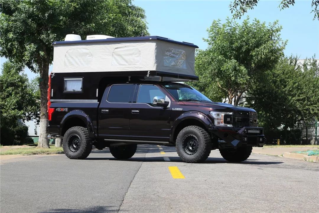 福特f150越野房车以勇达行从国外进口的f150为原型车,在尾箱上采用