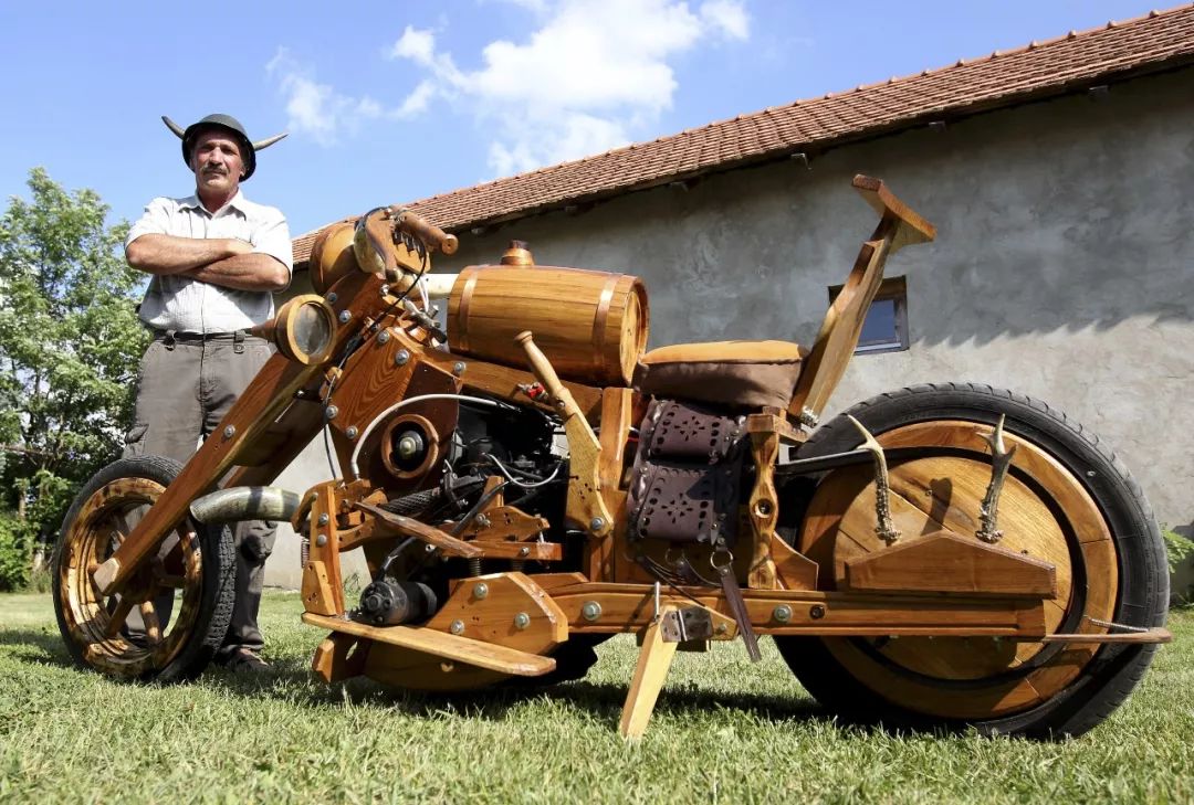 机车发烧友手工打造木质摩托可以上路飞驰的艺术品