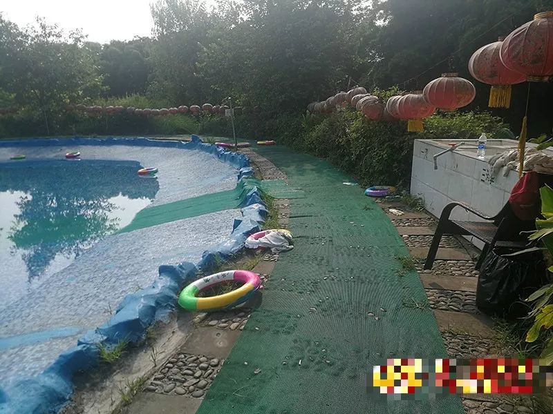 自贡11岁女孩穿着救生圈却溺亡了,到底发生了什么?_水上乐园