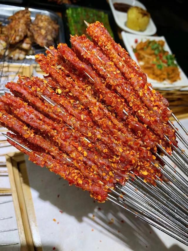 长春这家烧烤店三分熟火候到位是一绝生烤系列下酒也贼拉盖
