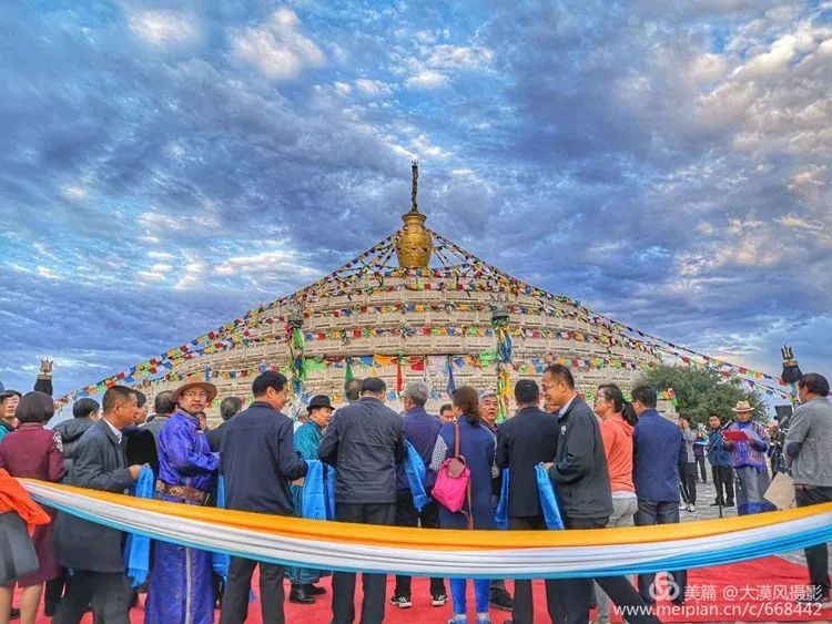 乡土情怀王宏伟蒙古族最隆重的祭祀活动祭敖包