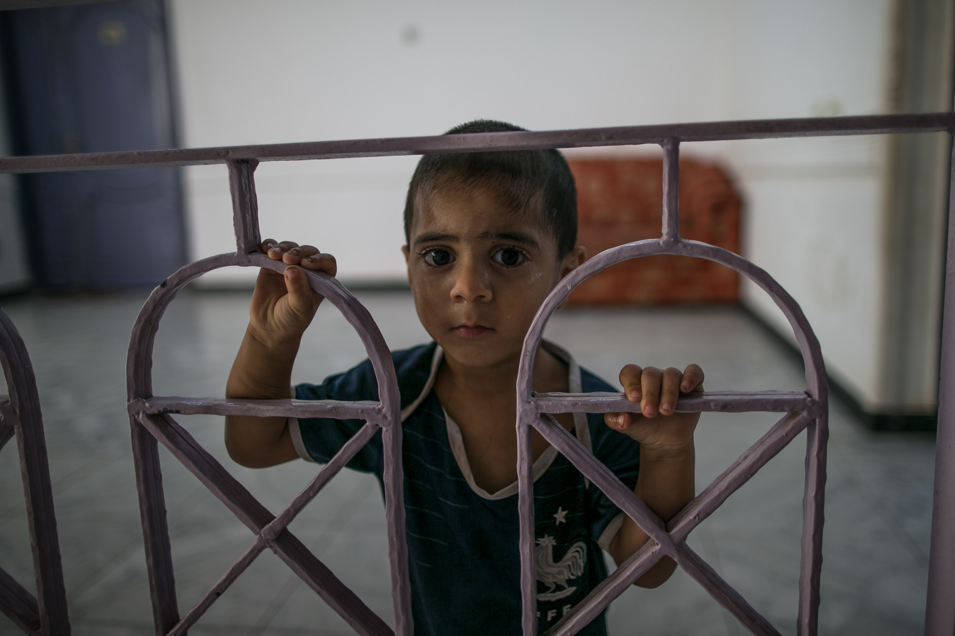 何以为家生活在一栋废弃楼房中的利比亚儿童