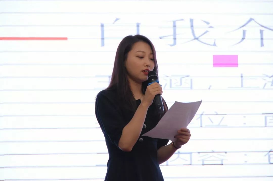 正值开学之际,李义翠向在座的各位学子提出了三点期望,一是珍惜青春