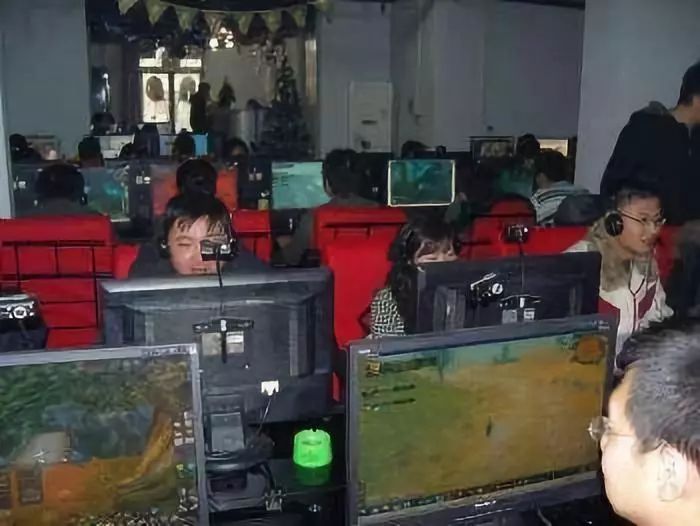 在玩了一天魔兽世界怀旧服之后我找回了当年黑网吧的快乐