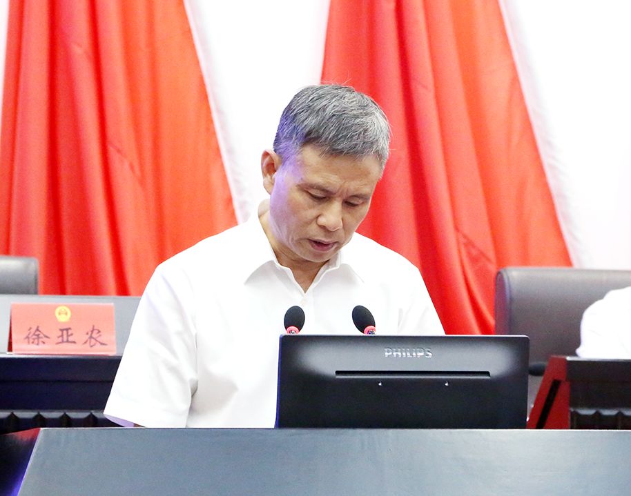 白楠生委员作联组审议发言▲会议表决市人大常委会副主任仇杨均